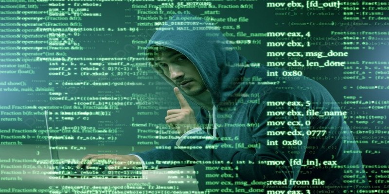 Sự cố kỹ thuật và hacker tạo ra rủi ro lạm dụng thông tin